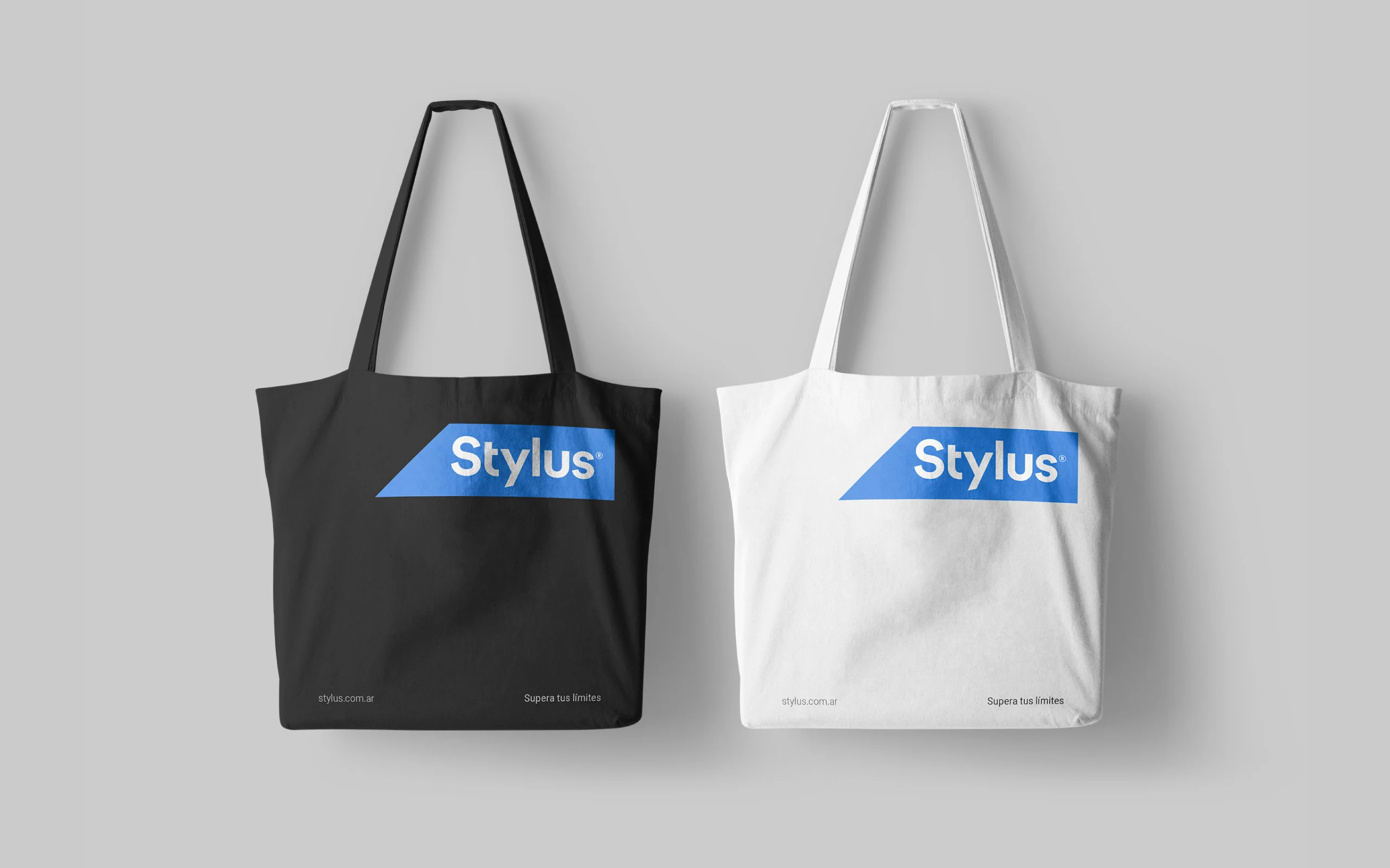 Tote bags Stylus utilisant l’identité visuelle